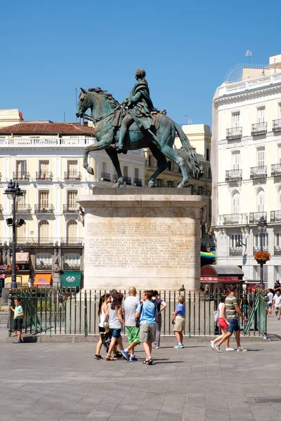 Puerta del Sol en Madrid, el centro de la capital española — Foto de Stock