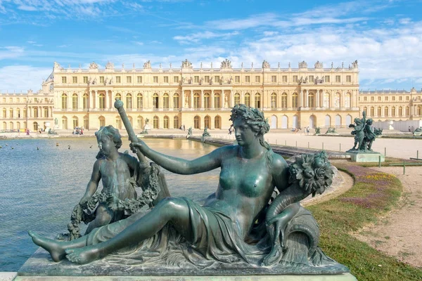 O Palácio Real de Versalhes perto de Paris, na França — Fotografia de Stock