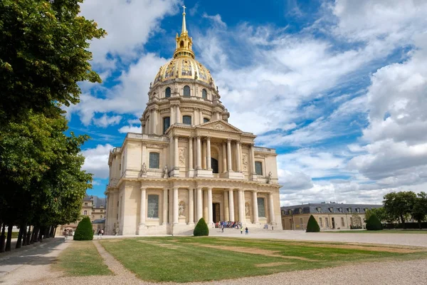 Les Invalides in Parijs huisvesting van het graf van Napoleon Bonaparte — Stockfoto