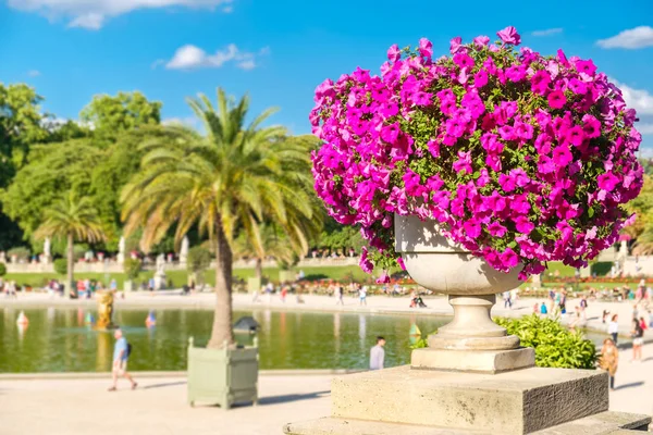 Paris 'teki Lüksemburg Bahçesi