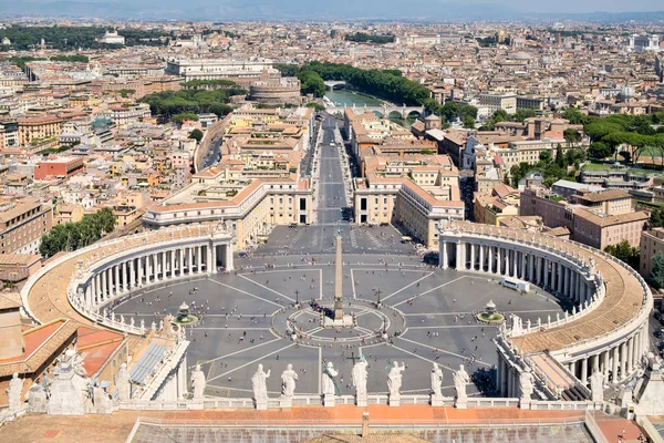 Vista de la Plaza de San Pedro, el Vaticano y la ciudad de Roma —  Fotos de Stock