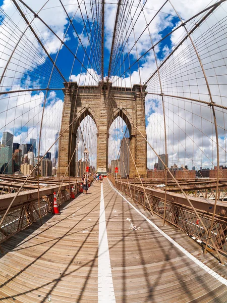 De brooklyn bridge in new york city — Stockfoto