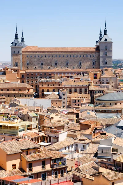 The spanish city of Toledo with a view of the Alcazar — Stock Photo, Image