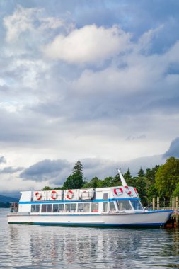 Engla 'daki Lake District' te Windermere Gölü 'nde tekne gezisi.