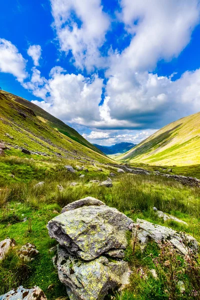 Vales e montanhas no Lake District, na Inglaterra — Fotografia de Stock