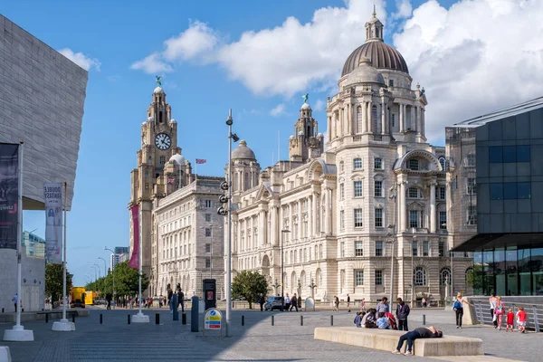 Os edifícios históricos das Três Graças em Liverpool — Fotografia de Stock