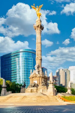 Paseo de la Reforma 'daki Bağımsızlık Meleği, Mexico City' nin bir sembolü.