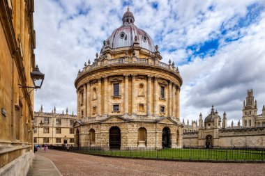 İngiltere 'deki Oxford Üniversitesi' nin klasik görüşü, dünyanın en iyi yüksek öğrenim kurumlarından biri.