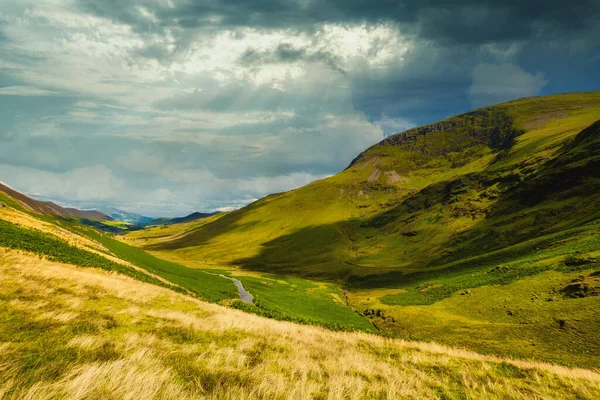 Schönes Tal Zwischen Den Bergen Des Berühmten Lake District England — Stockfoto