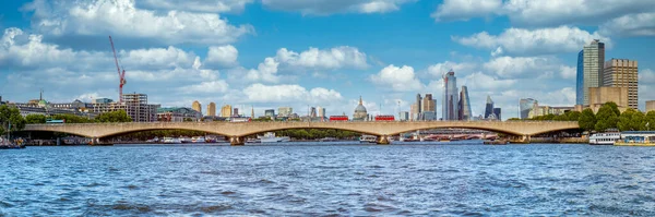 Panoramautsikt Över Waterloo Bridge Och Floden Thames Vacker Solig Dag — Stockfoto