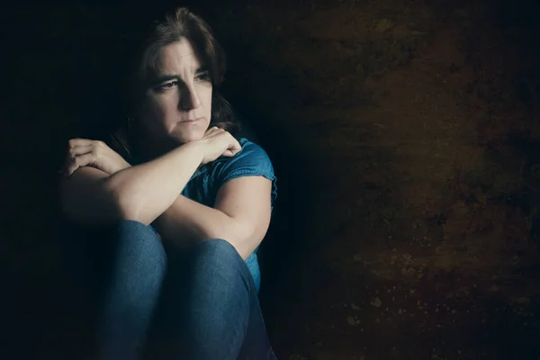 Sad Lonely Woman Thoughtful Expression Portrait Grunge Background — Stock Photo, Image