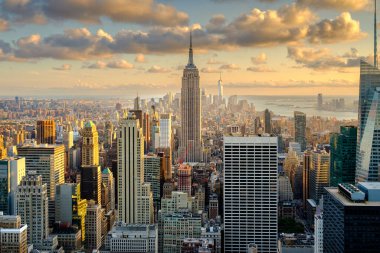 Gün batımında New York 'un hava manzarası