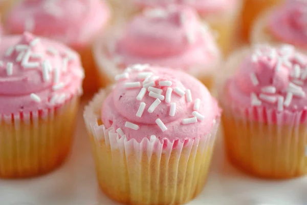 Erdbeer-Cupcakes Nahaufnahme — Stockfoto