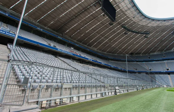 德国慕尼黑 2015年6月28日 德国慕尼黑 安联体育馆 该体育场可容纳近70 000名观众 是德国第三大体育场 — 图库照片