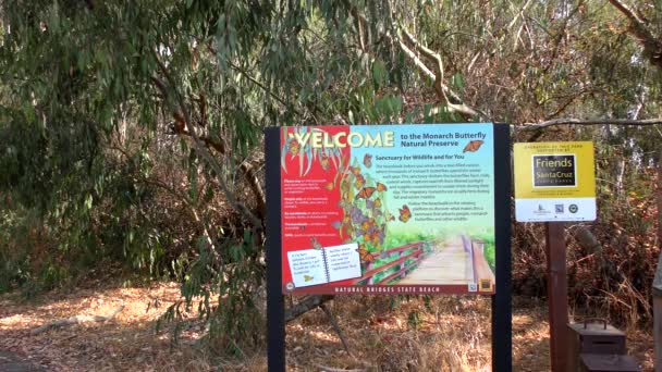 Sign Entrance Natural Bridges State Beach Sanctuary Santa Cruz California — ストック動画