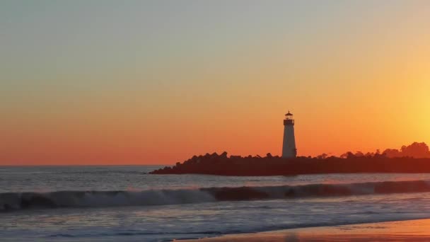 Santa Cruz Breakwater Aka Walton Lighthouse Sunset Seen Twin Lakes — Stock Video