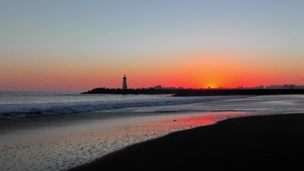 Santa Cruz Breakwater Aka Walton Lighthouse Sunset Seen Twin Lakes — Stock Video