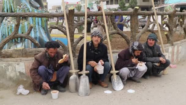 Neidentifikovaní Afghánci Centru Města Mazar Sharif Severní Afghánistán Roce 2018 — Stock video