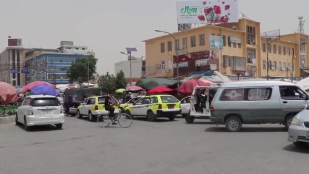 Utcai Forgalom Mazar Sharifban Észak Afganisztánban 2018 Ban — Stock videók