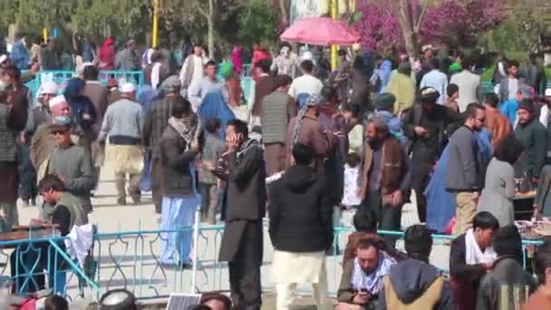 Pueblo Afgano Identificado Mezquita Azul Mazar Sharif Norte Afganistán 2018 — Vídeos de Stock