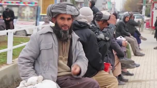 Povo Afegão Não Identificado Mesquita Azul Mazar Sharif Afeganistão Norte — Vídeo de Stock