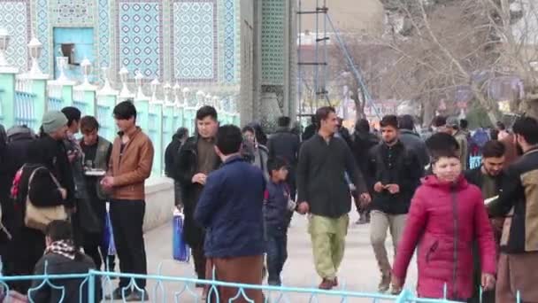 Popolo Afgano Non Identificato Alla Moschea Blu Mazar Sharif Afghanistan — Video Stock