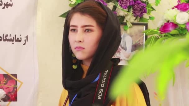 Неопознанная Женщина Рынке Мазари Шарифе Северный Афганистан 2018 Году — стоковое видео
