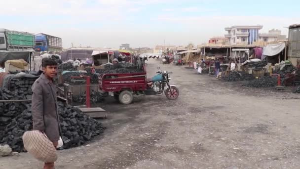 Unidentified People Charcoal Market Mazar Sharif North Afghanistan 2018 — Stock Video