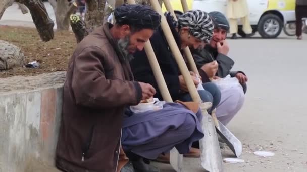 2018 Mazar Şerif Kuzey Afganistan Daki Kimliği Belirsiz Afgan Halkı — Stok video
