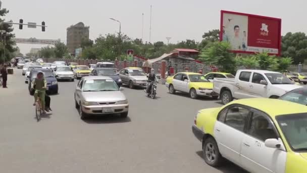 Utcai Forgalom Mazar Sharifban Észak Afganisztánban 2018 Ban — Stock videók