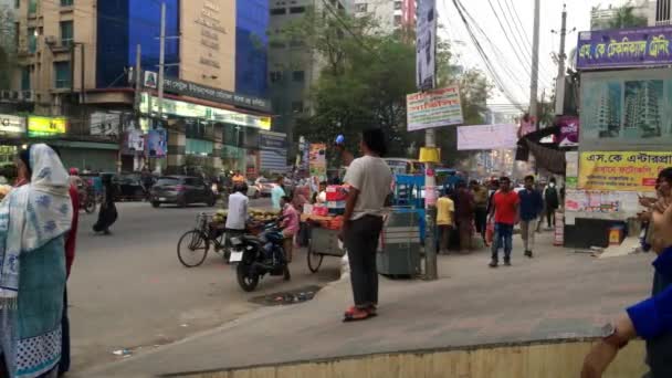 Azonosítatlan Személyek Utcai Forgalom Ring Road Dhaka Adabor Kerületében Banglades — Stock videók