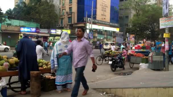 Unbekannte Und Straßenverkehr Auf Der Ringstraße Bezirk Adabor Von Dhaka — Stockvideo