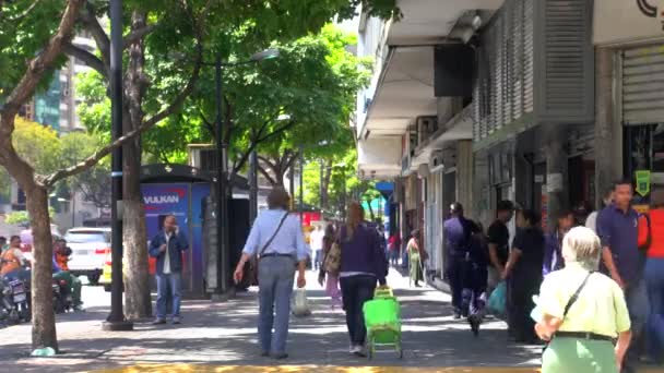 Neidentifikovaní Lidé Pouliční Doprava Okrese Chacao Caracasu Hlavním Městě Venezuely — Stock video
