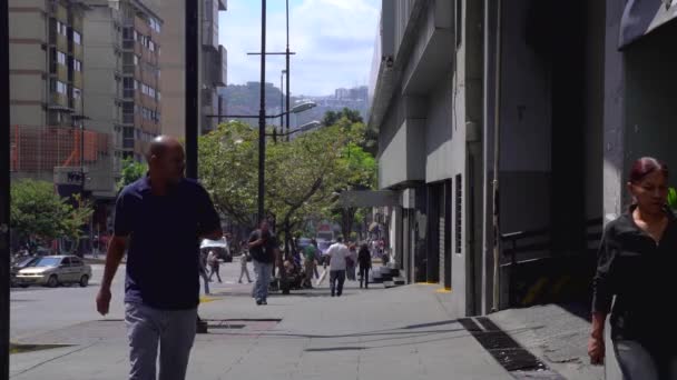 Unbekannte Und Straßenverkehr Chacao Viertel Von Caracas Der Hauptstadt Venezuelas — Stockvideo