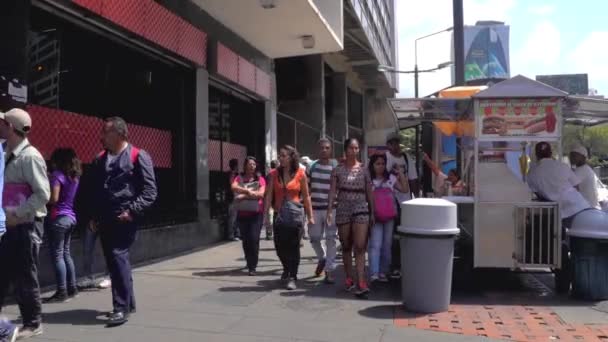 Venezuela Nın Başkenti Caracas Chacao Bölgesindeki Tanımlanamayan Insanlar Sokak Trafiği — Stok video