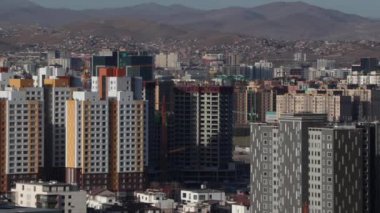 Zaisan Anıtı 'ndan Moğolistan' ın başkenti Ulaanbaatar manzarası, yaklaşık Mart 2019