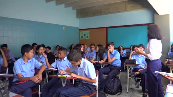 Niet Geïdentificeerde Studenten Een Openbare School Wijk Marques Van Caracas — Stockvideo