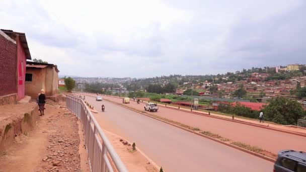 Vägtrafik Afrikanska Unionens Väg Eller Kanogo Road Kigali Rwandas Huvudstad — Stockvideo