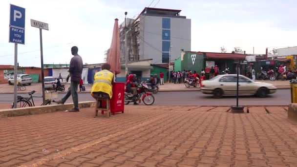 Unidentified People Street Traffic Centre Kicukiro District Kigali Capital Rwanda — ストック動画