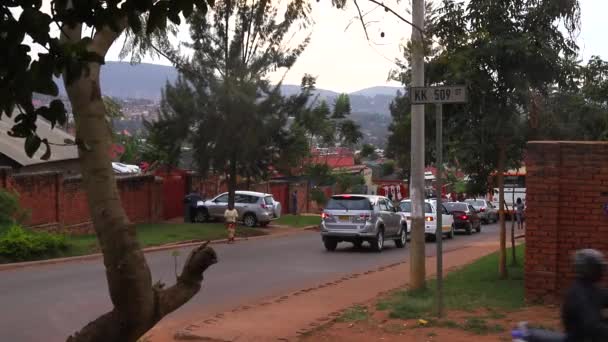 Дорожное Движение Центре Района Кикукиро Кигали Столице Руанды Восточная Африка — стоковое видео