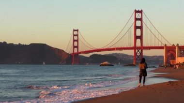 Golden Gate Köprüsü Baker Beach, San Francisco, California, Usa 'dan görüldüğü gibi.