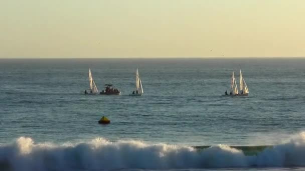 Segelyachten Vom Twin Lakes Beach Bei Sonnenuntergang Santa Cruz Kalifornien — Stockvideo