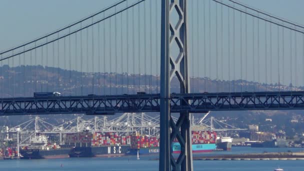 从加利福尼亚旧金山的Telegraph Hill看到的海湾大桥 2018年10月左右 — 图库视频影像