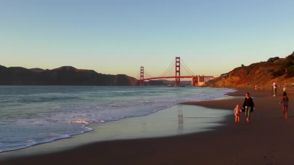 Niet Geïdentificeerde Mensen Baker Beach San Francisco Californië Golden Gate — Stockvideo