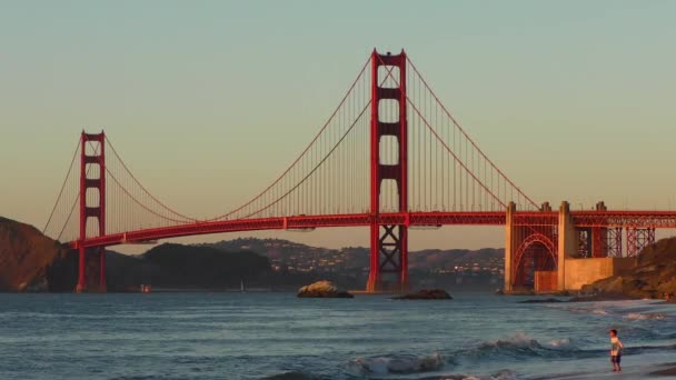 ベイカービーチから見たゴールデンゲートブリッジ サンフランシスコ カリフォルニア アメリカ 2018年 — ストック動画