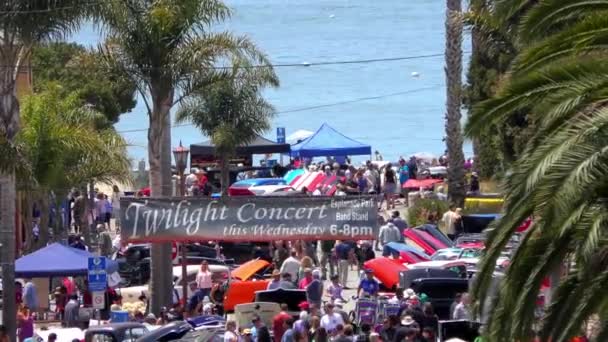 2018年6月9日 カリフォルニア州カリフォルニア州カピトラで開催されたCapitola Rod Custom Classic Car Showで未確認の人々 — ストック動画