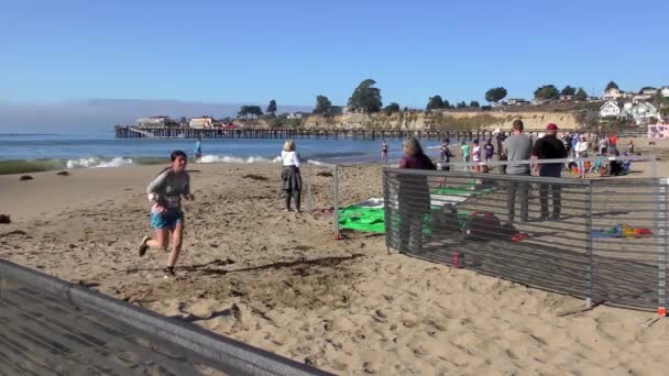 Capitola Sea Kalifornien Oktober 2018 Unbekannte Beim Nixe Triathlon Und — Stockvideo