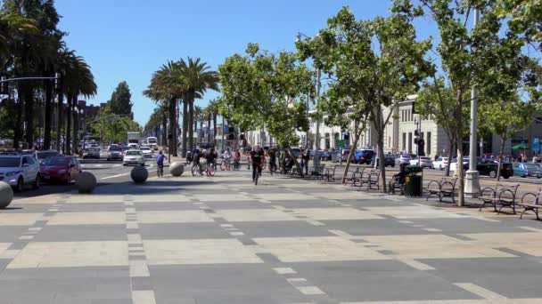 Άγνωστα Άτομα Στο Harry Bridges Plaza Μπροστά Από Διάσημο Ferry — Αρχείο Βίντεο