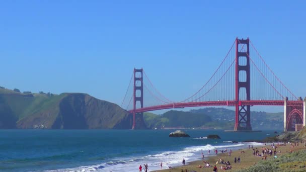 Unidentified People Baker Beach San Francisco California Golden Gate Bridge — Stock Video