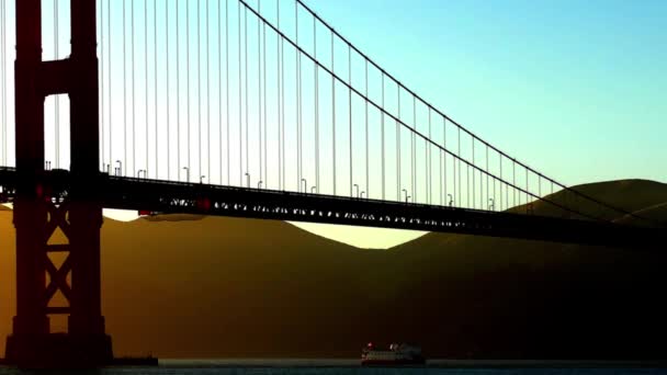 석양이 게이트 캘리포니아주 샌프란시스코의 크리시 필드에서 바라본 — 비디오